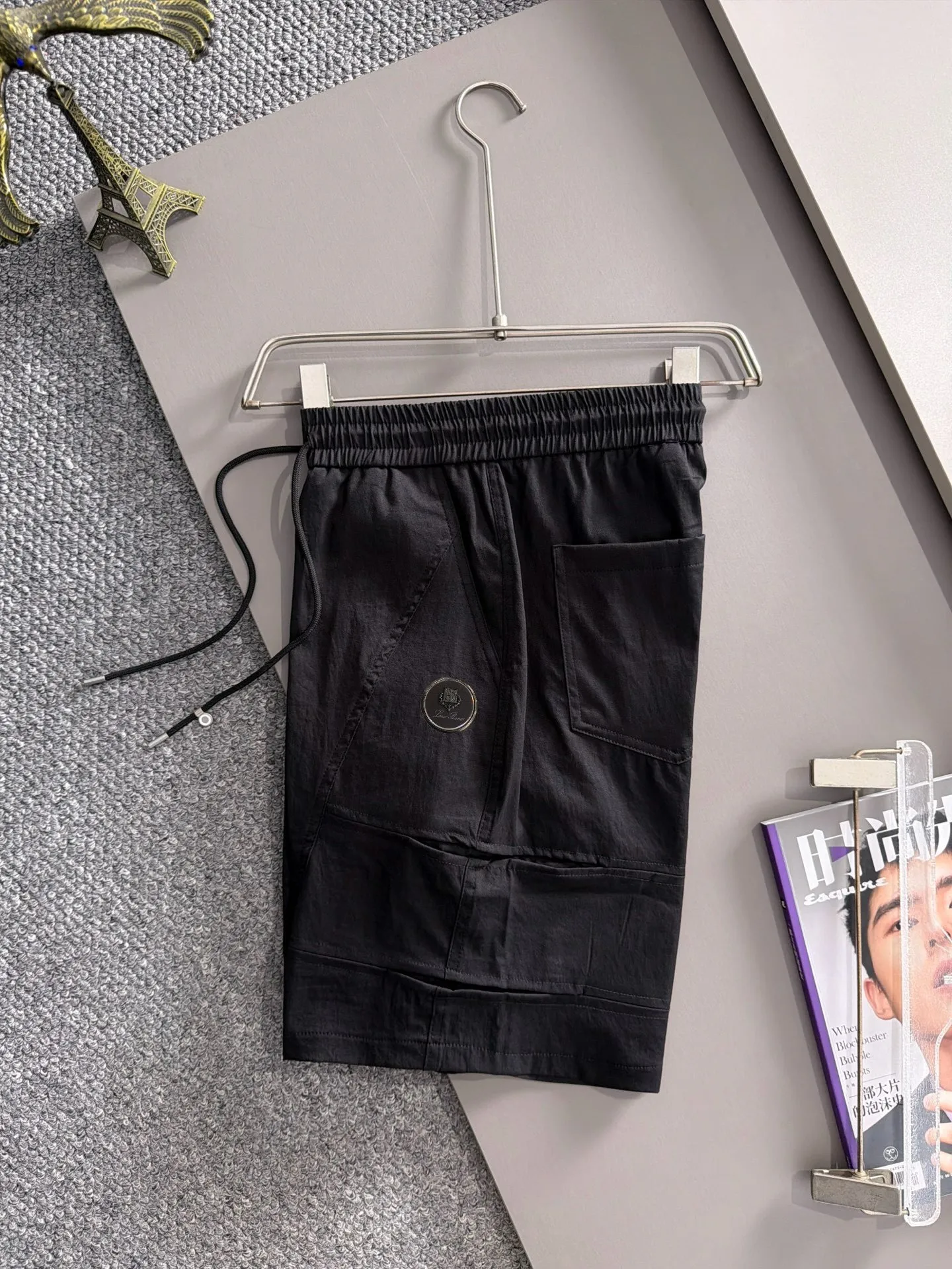 LP 2041 Spring/Summer New Arrival elastic band casual shorts, counter-customized fabric Breathable, high comfort, impeccable details, brand element design concept, reflecting high quality. It feels delicate and soft! It presents a casual cut and the upper body shape is great! Sizes:S-2XL